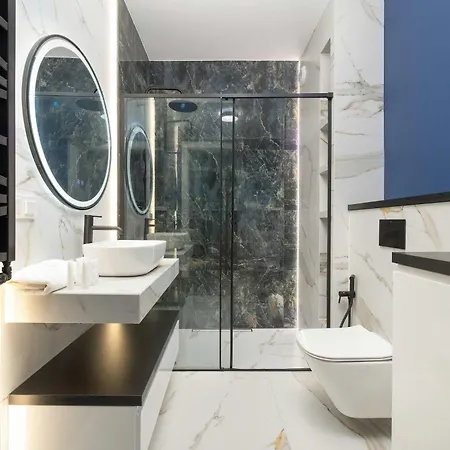 Stylish For 6 With Balcony Near The Main Square By Renters Wrocław