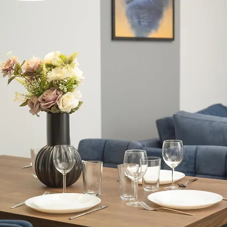 Apartament Stylish For 6 With Balcony Near The Main Square By Renters