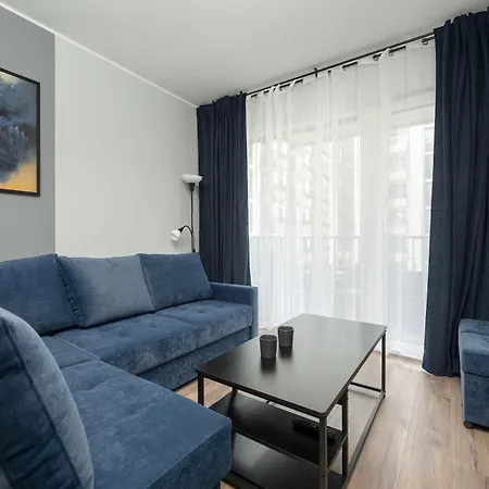 アパート Stylish For 6 With Balcony Near The Main Square By Renters ヴロツワフ