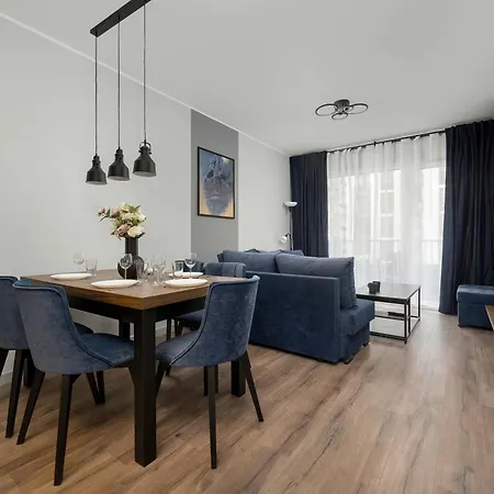 Stylish For 6 With Balcony Near The Main Square By Renters Apartament Wrocław