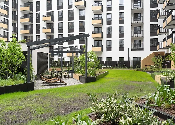 Stylish For 6 With Balcony Near The Main Square By Renters 아파트