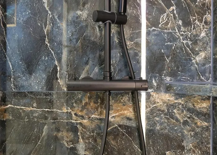 Stylish For 6 With Balcony Near The Main Square By Renters 아파트 *