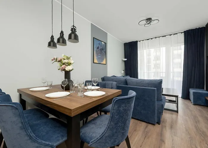 아파트 Stylish For 6 With Balcony Near The Main Square By Renters *