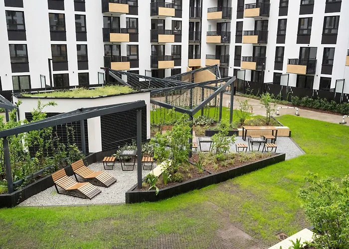 Stylish For 6 With Balcony Near The Main Square By Renters 아파트 *